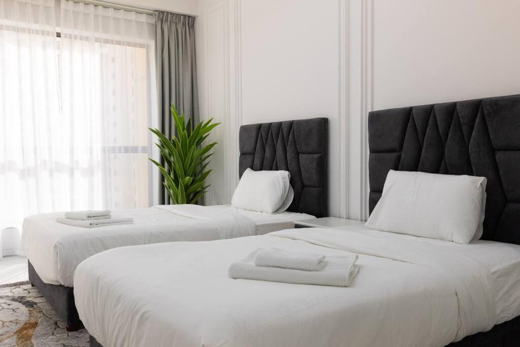 Stylish 3bdr In Rimal 2 Jbr Дубай