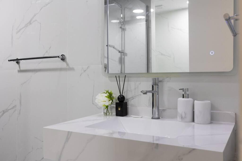 Апартаменти Stylish 3bdr In Rimal 2 Jbr *