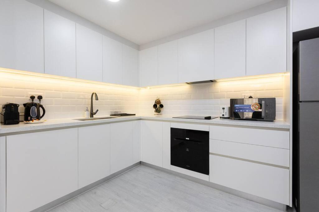 Апартаменти Stylish 3bdr In Rimal 2 Jbr *
