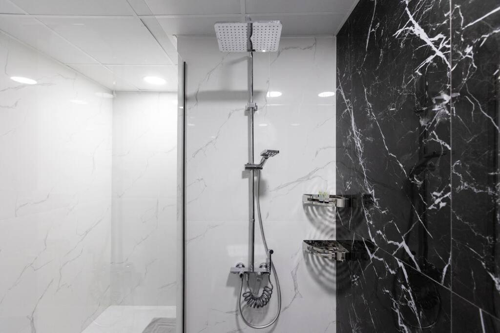 Stylish 3bdr In Rimal 2 Jbr Апартаменти *